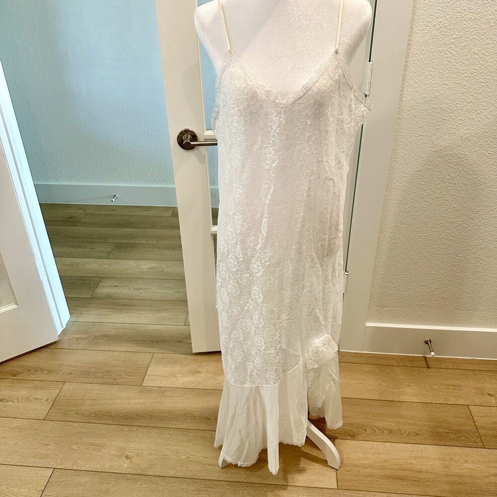 Undercover Wear White Lace Nightgown 1X Sheer Nylon Asymmetrical Hem Bride Vtg